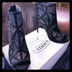 Black Jessica Simpson heels- used